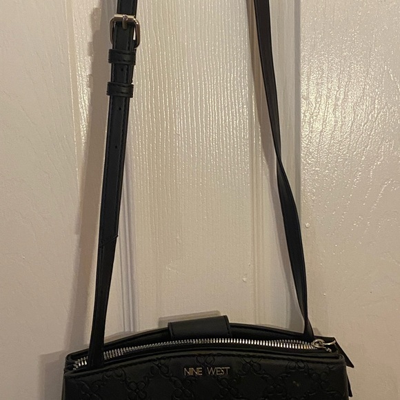 Nine West Black Crossbody Bag with Adjustable Strap and Metallic Hardware - Picture 1 of 6